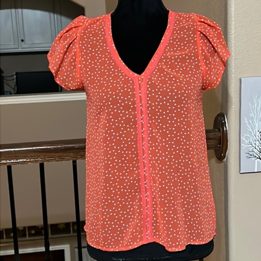 🌺 MADISON JULES orange and white  top Size XS